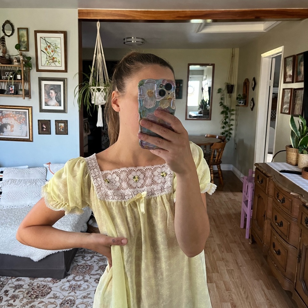 Vintage Yellow Lace nightgown
